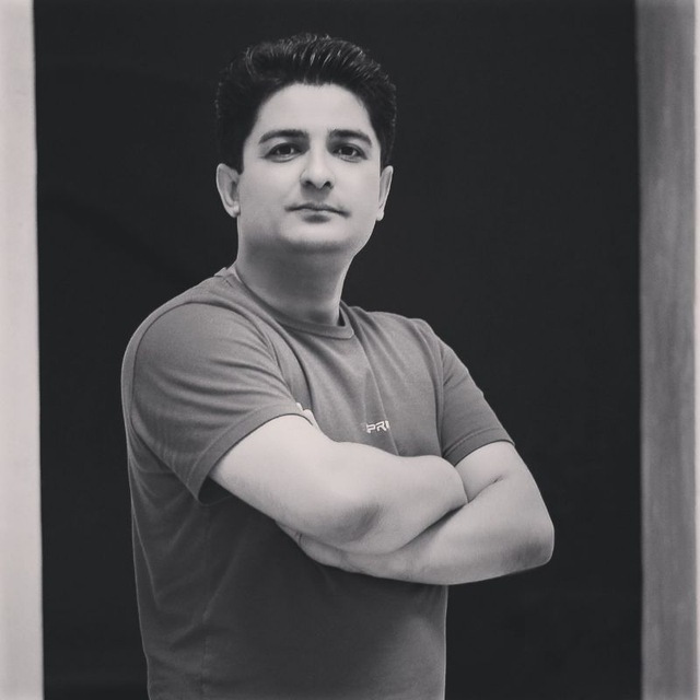 صادق دوپيكر